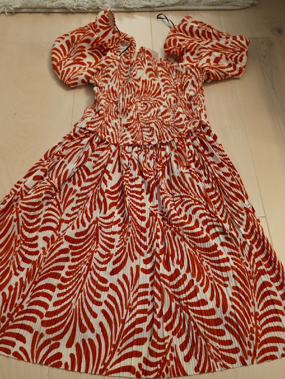 H&M Girls Red and White Smocked Puff-Sleeve Dress